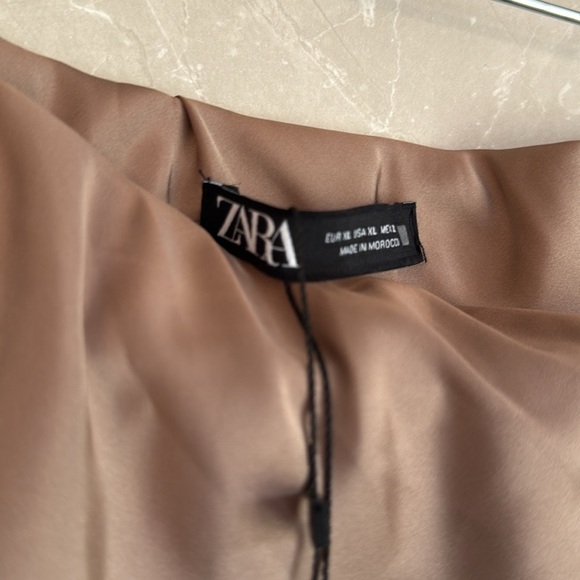 **NWT** 
Zara satin midi skirt - beige - Picture 3 of 4
